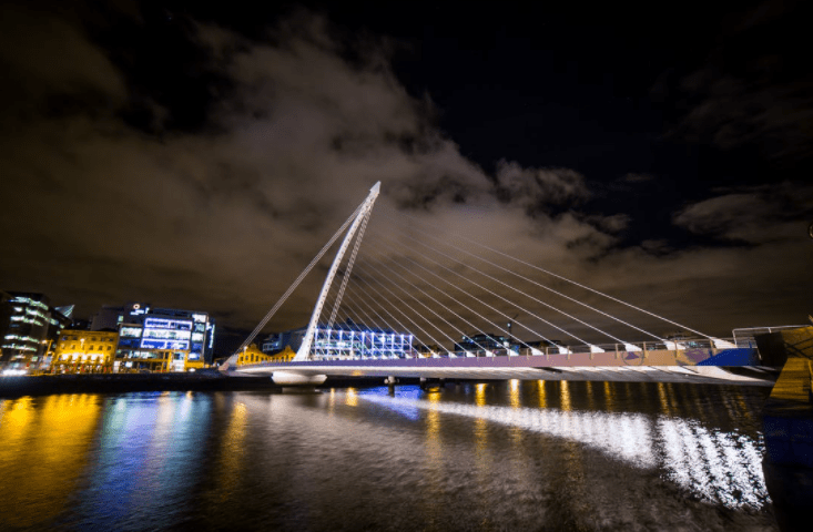 Puente atirantado